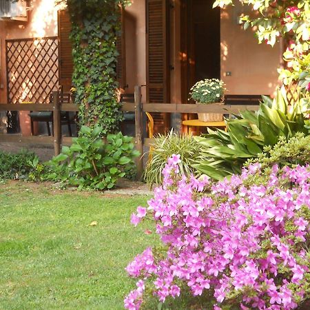 B&B il Cortile Malpensa Casorate Sempione Exterior foto